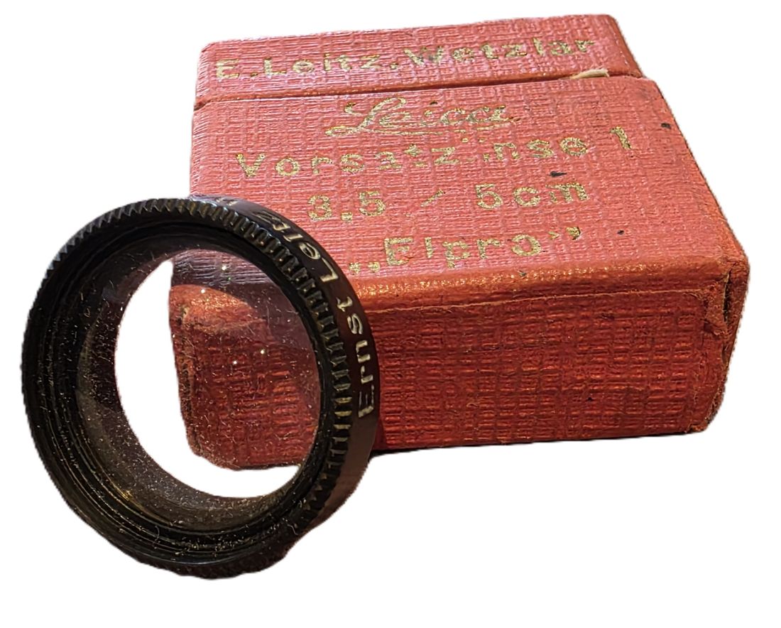 mwc20260320-12 Leitz 19mm screw-in Close-up lens No.1 for 5cm f3.5 Elmar (ELPRO) + makers red box