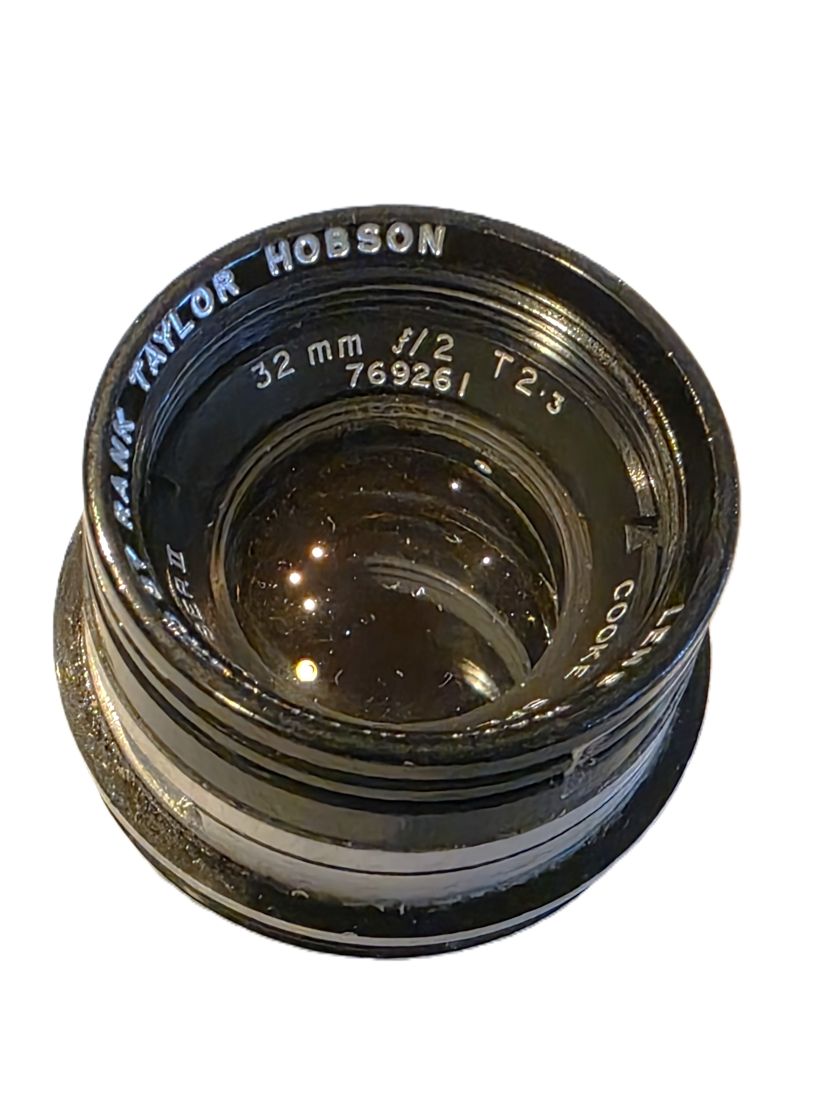 20260403-35 Cooke 35mm f2 Speed Panchro Series II T2.3 coated Cine lens. No Iris Diaphragm. No focusing/mount. With a matching Taylor Hobson barrel in Arriflex mount + Arriflex rear cap. MISSING THE REAR GLASS ELEMENT