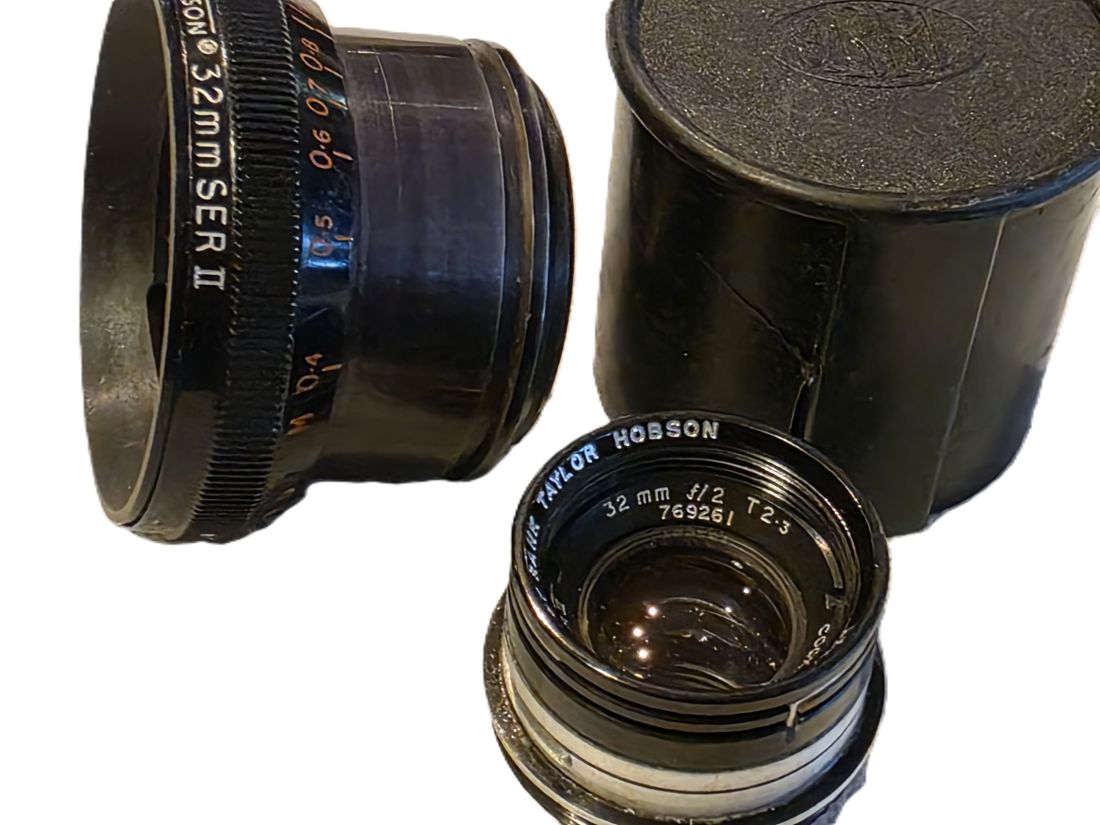 20260403-41 Cooke 35mm f2 Speed Panchro Series II T2.3 coated Cine lens. No Iris Diaphragm. No focusing/mount. With a matching Taylor Hobson barrel in Arriflex mount + Arriflex rear cap. MISSING THE REAR GLASS ELEMENT