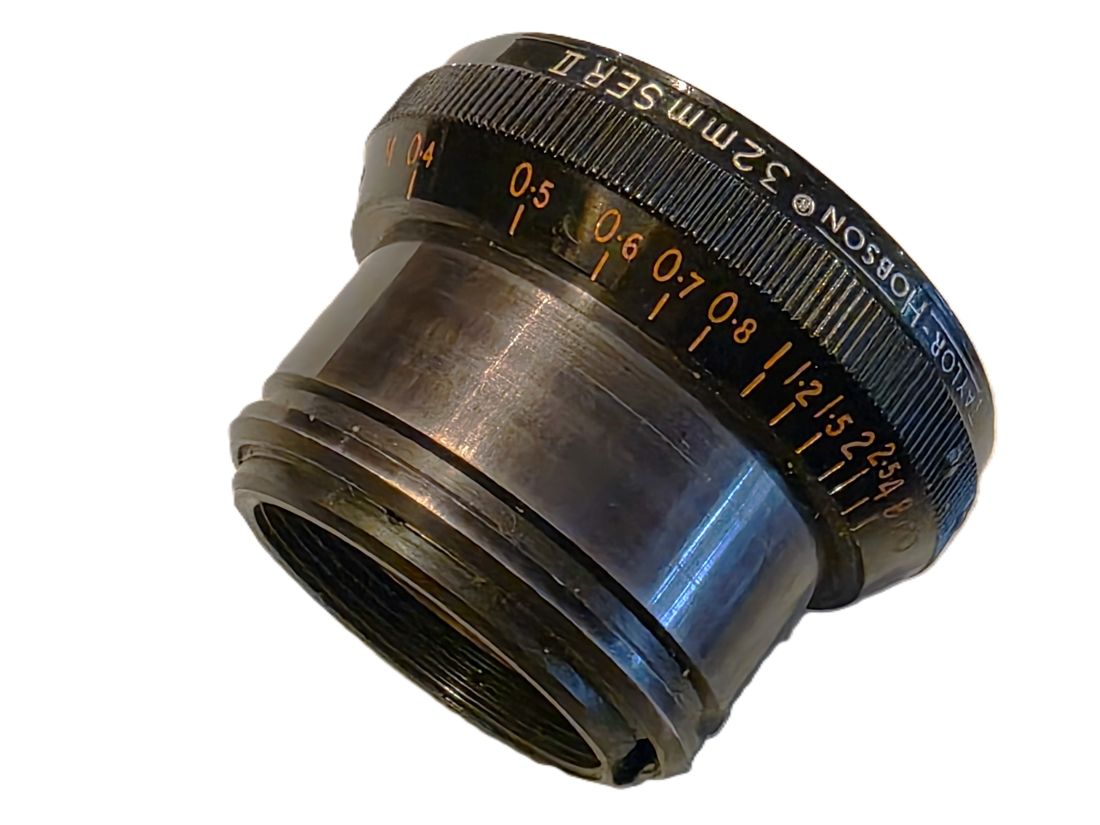 20260403-43 Cooke 35mm f2 Speed Panchro Series II T2.3 coated Cine lens. No Iris Diaphragm. No focusing/mount. With a matching Taylor Hobson barrel in Arriflex mount + Arriflex rear cap. MISSING THE REAR GLASS ELEMENT