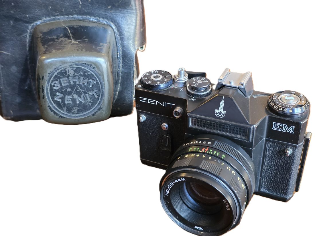 20260410-08 Zenit EM Black 35mm SLR, metered + 58mm f2 Helios-44M M42 lens & ER case