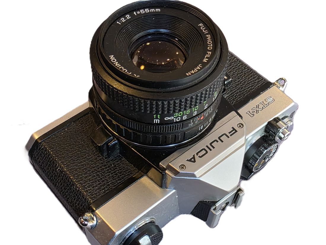 20260410-23 Fujica ST605 35mm SLR, Chrome + 55mm f2.2 Fujinon M42 Screw mount lens, front cap & Case base. For repair/spare parts