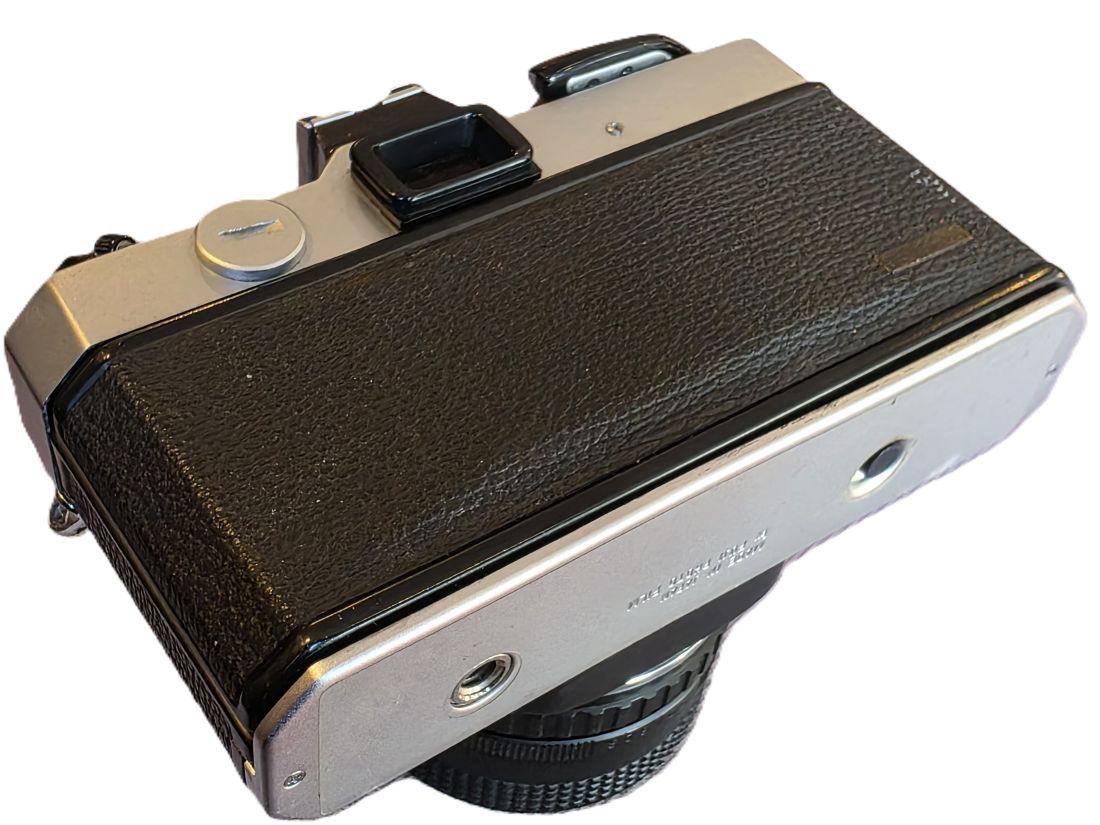 20260410-25 Fujica ST605 35mm SLR, Chrome + 55mm f2.2 Fujinon M42 Screw mount lens, front cap & Case base. For repair/spare parts