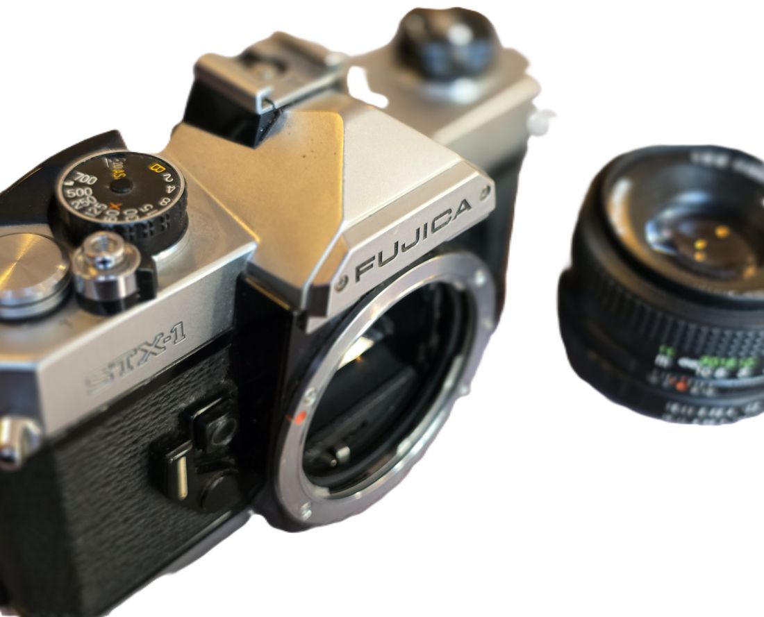 20260410-27 Fujica ST605 35mm SLR, Chrome + 55mm f2.2 Fujinon M42 Screw mount lens, front cap & Case base. For repair/spare parts
