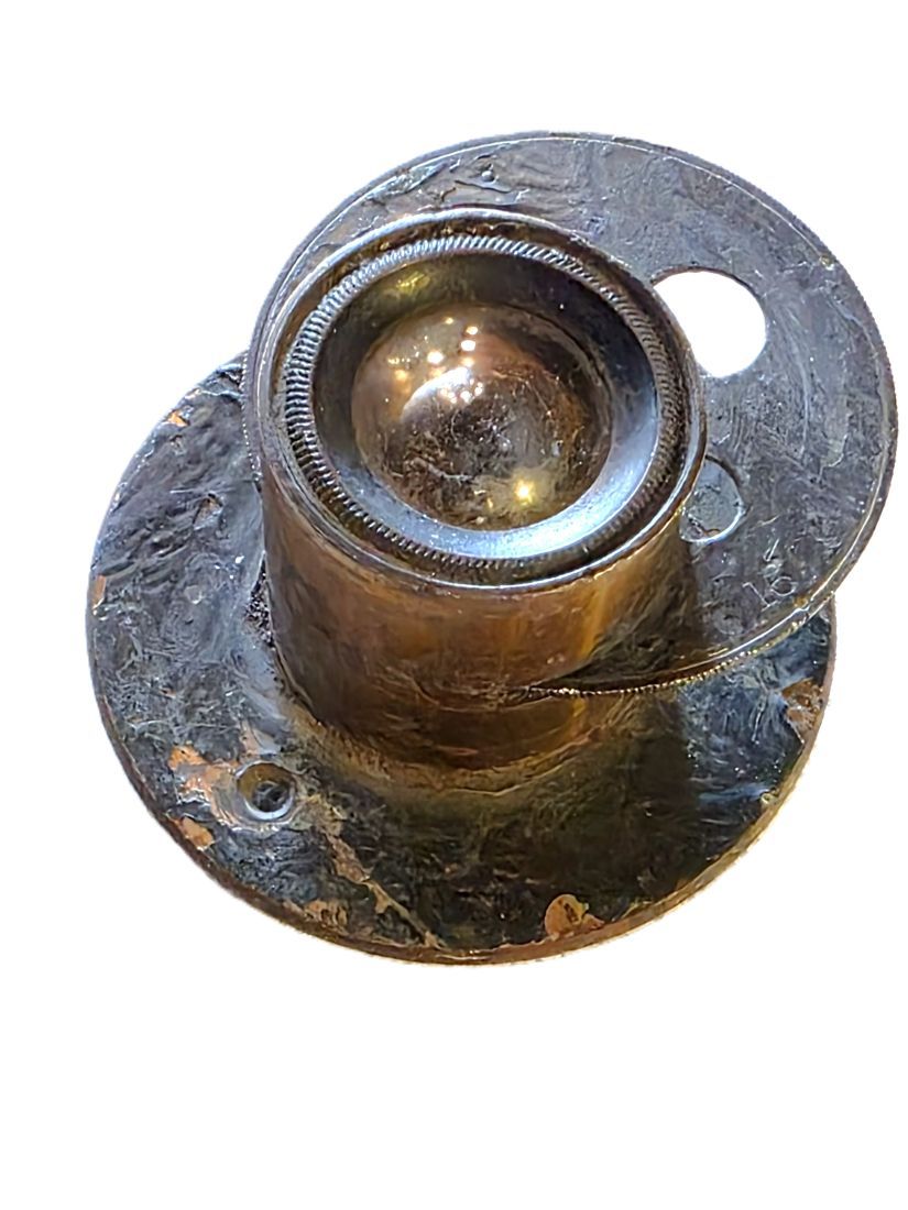 20260410-52 Unbranded 6 inch Estimated) brass lens with rotating wheel apertures & flange. Glass diameter 25-30mm. Length is 35mm