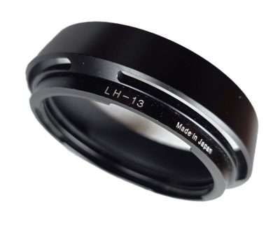 Voigtlander L-13 Bayonet fitting metal lens hood with vents. For the 50mm f2 & 35mm f2 Apo Lanthar VM Lenses