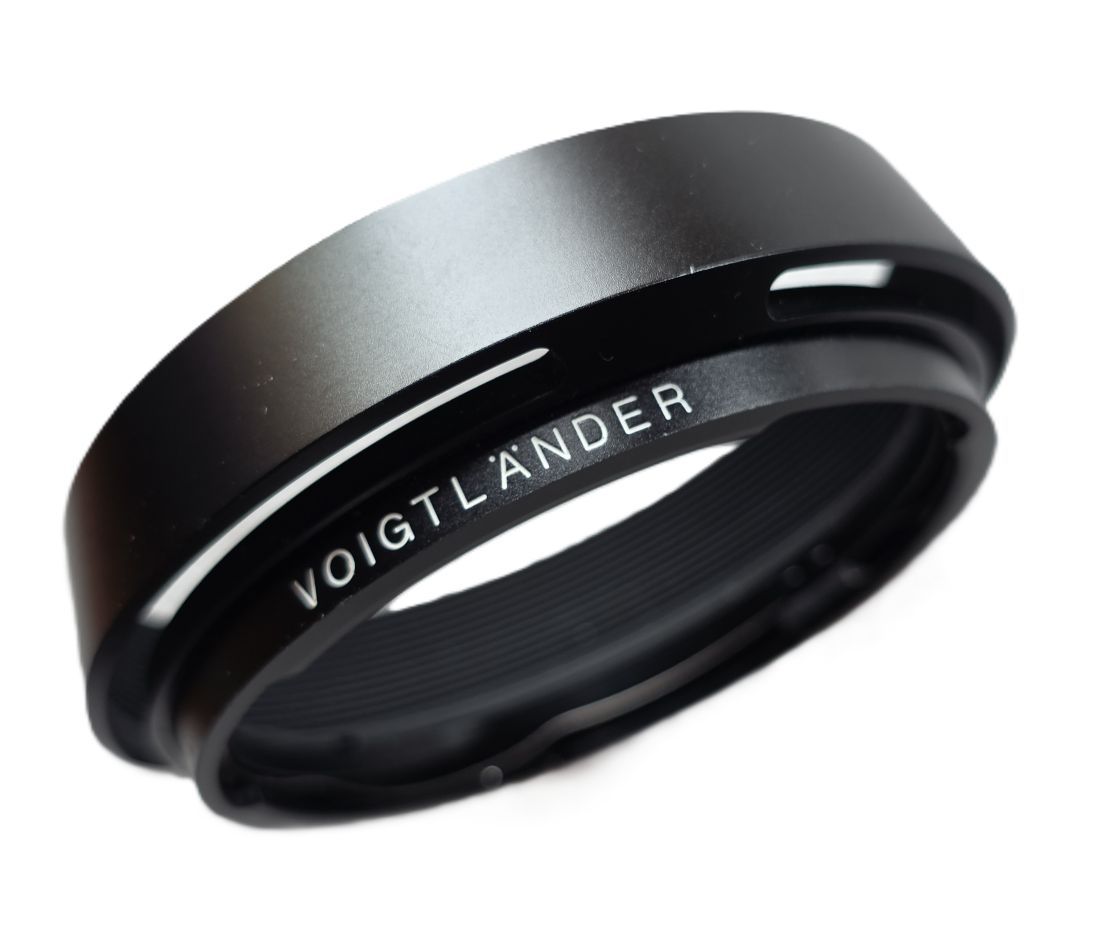 20260508-39 Voigtlander L-13 Bayonet fitting metal lens hood with vents. For the 50mm f2 & 35mm f2 Apo Lanthar VM Lenses