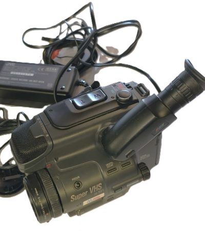 JVC GR-SZ1E SVHS Camcorder with 6.4-52mm/6.8-71mm f1.8 Zoom lens, front cap, TV leads, AC Power Adapter & Tape Cassette