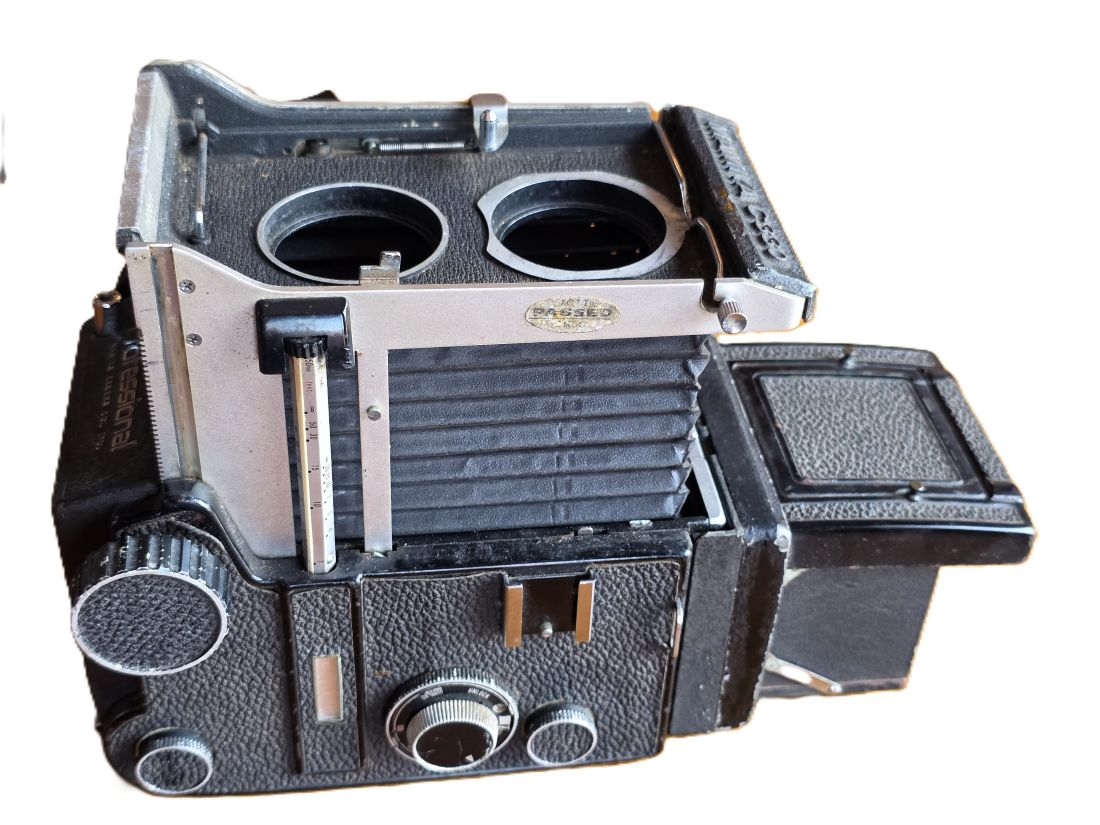 20260522-36 Mamiya C330 6x6 Medium Format TLR body only, with Waist-level finder