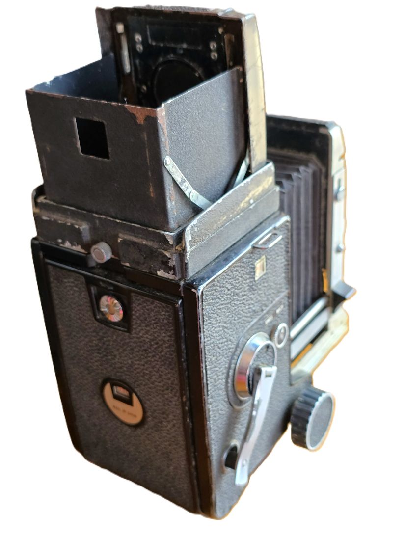 20260522-38 Mamiya C330 6x6 Medium Format TLR body only, with Waist-level finder