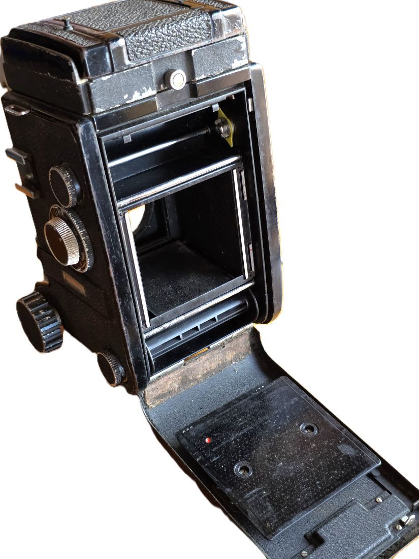 20260522-41 Mamiya C330 6x6 Medium Format TLR body only, with Waist-level finder