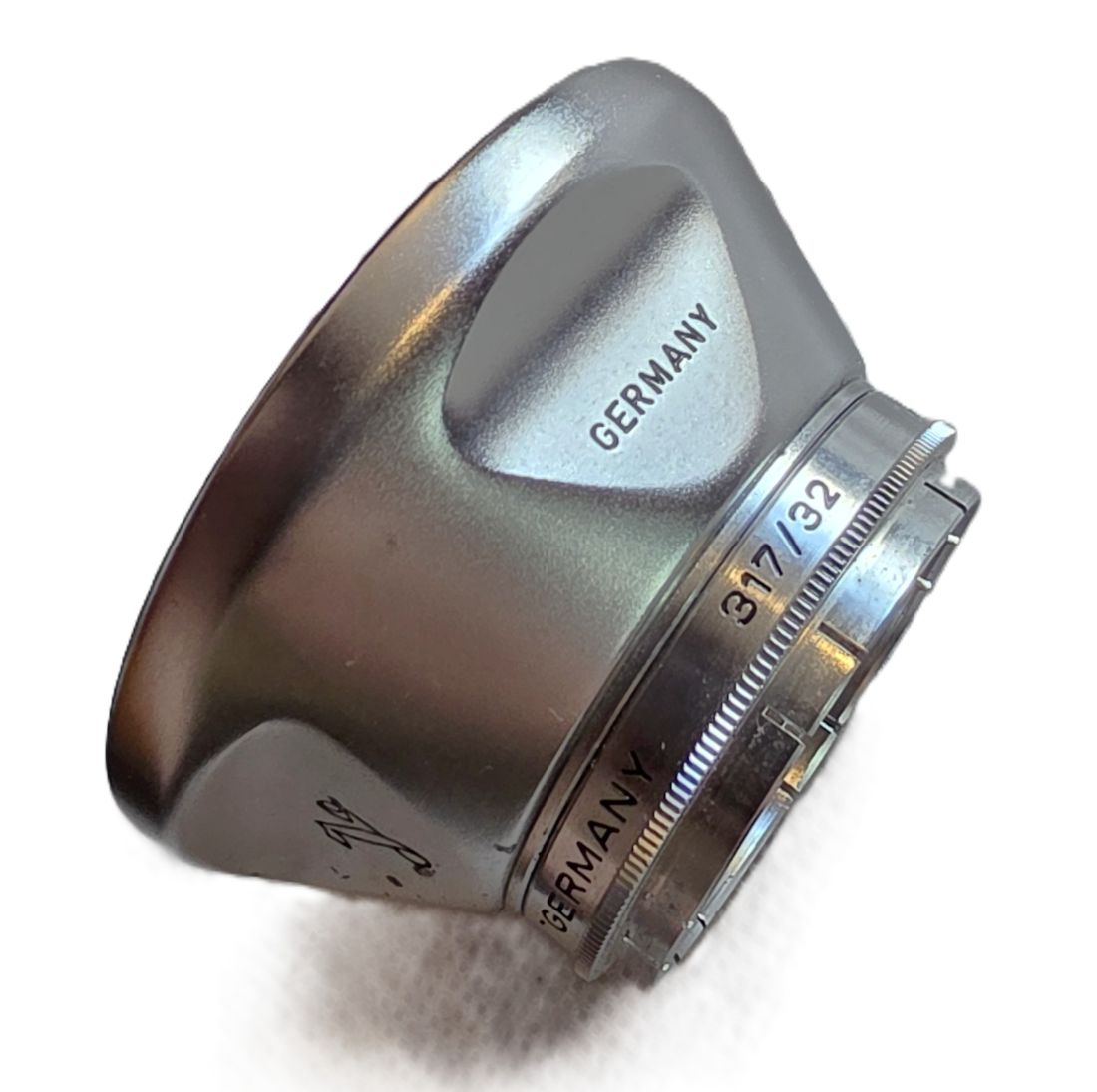20260529-22 Voigtlander 32mm push-on chrome lens hood (310/32) + Voigtlander UV Filter (317/32)