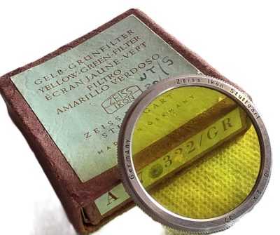 Zeiss ikon 37mm Push-On Yellow/Green 2x filter, chrome rim (322/GR) + Zeiss Box