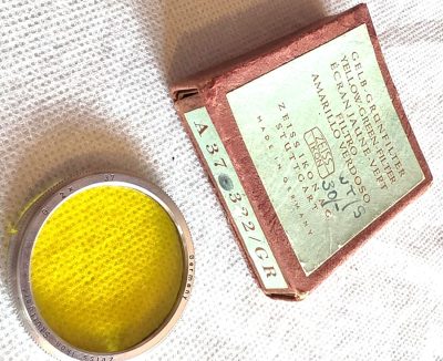Zeiss ikon 37mm Push-On Yellow/Green 2x filter, chrome rim (322/GR) + Zeiss Box
