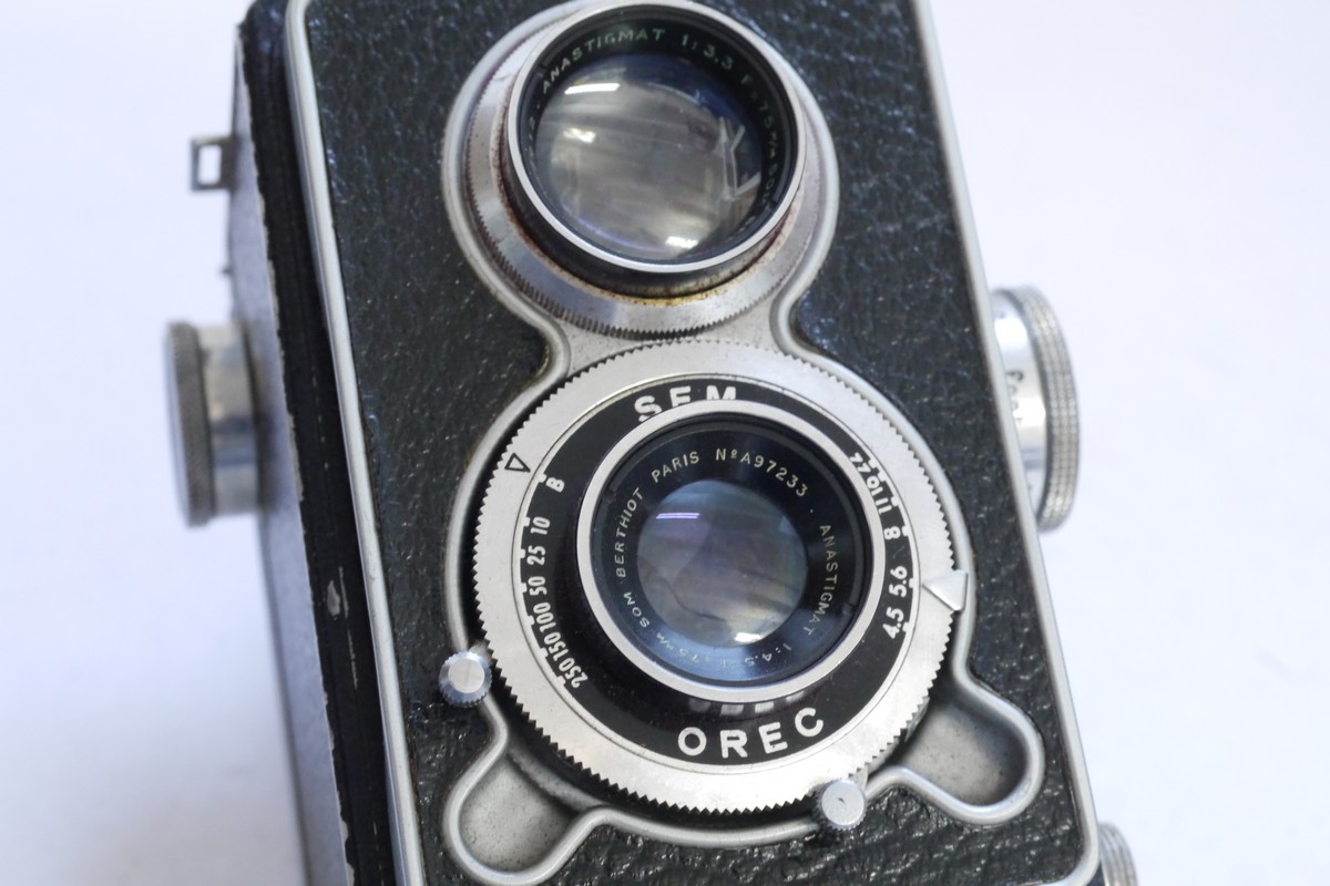 mwclassiccameras-20171103-163 Semflex 6x6 on 120 TLR with Som Berthiot 75mm f4.5 Anastigmat coated lens in Orec shutter + ER case