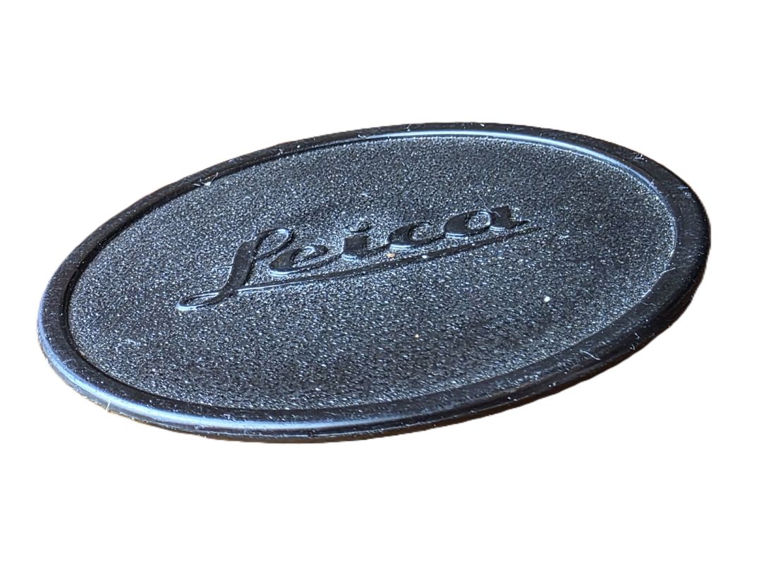 20260612-116 Leica 45mm Push-on black plastic cap for use with the reversed Summilux lens hood (12586) Leica M lens hood