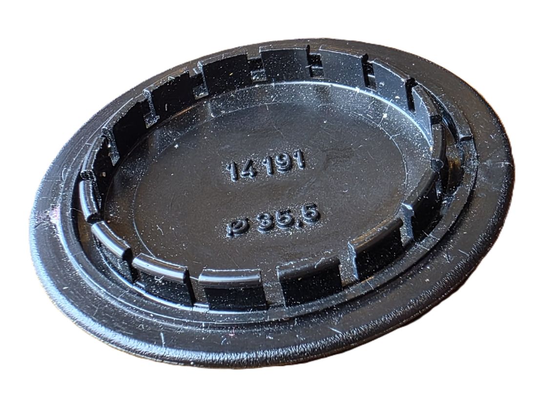20260612-119 Leitz Leica 35.5mm Push-on black plastic cap (14191) for the 40mm f2 Summicron-C lens hood (12518 Hood)