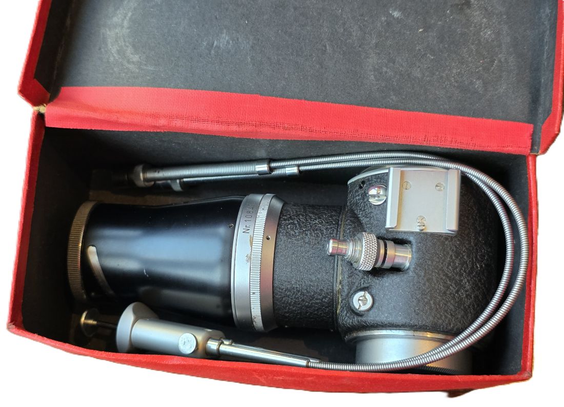 20260612-76 Leitz Visoflex I Reflex housing with 5X Vertical removable finder, Original L39 caps, Double cable release & Leitz Red Box (OZVXO)