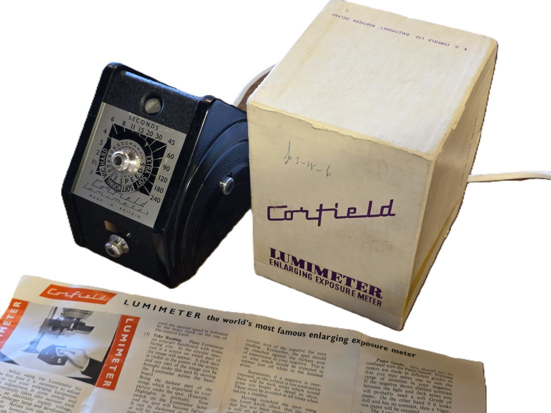 20260717-01 Corfield Lumimeter Enlarging Exposure Meter, black Bakelite. With original instructions & Box.UNCOMMON