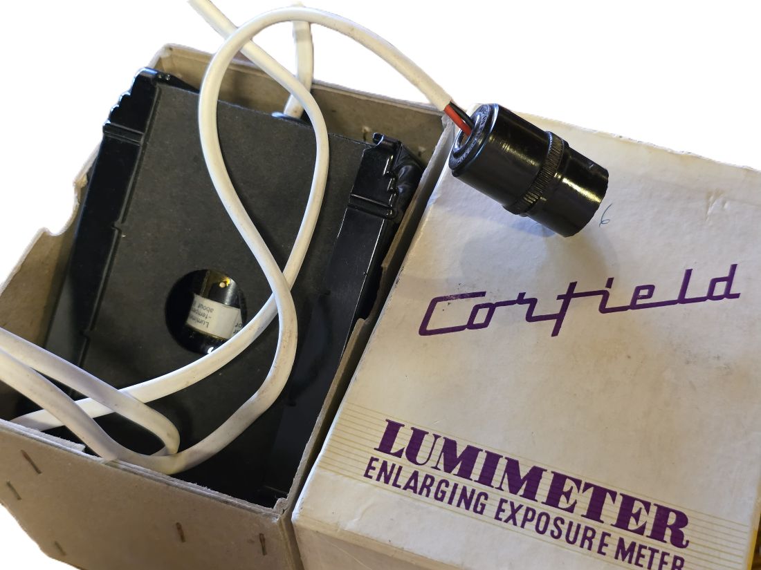 20260717-08 Corfield Lumimeter Enlarging Exposure Meter, black Bakelite. With original instructions & Box.UNCOMMON