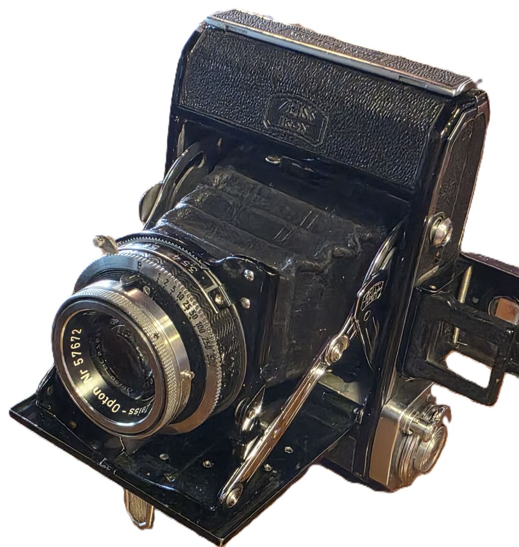 20260717-19 Zeiss Ikon Ikonta 521 6x4.5 on 120 folding camera with Albada finder & Zeiss-Opton 75mm f3.5 Tessar coated lens in Compur-Rapid sjitter + Zeiss Ikon ER case. UNCOMMON MODEL WITH ZEISS-OPTON LENS