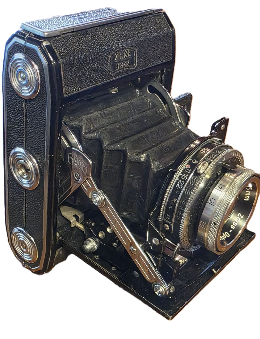 20260717-20 Zeiss Ikon Ikonta 521 6x4.5 on 120 folding camera with Albada finder & Zeiss-Opton 75mm f3.5 Tessar coated lens in Compur-Rapid sjitter + Zeiss Ikon ER case. UNCOMMON MODEL WITH ZEISS-OPTON LENS