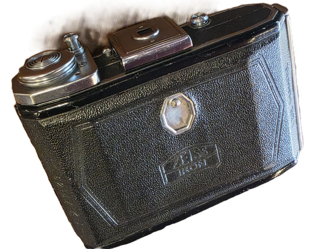 20260717-26 Zeiss Ikon Ikonta 521 6x4.5 on 120 folding camera with Albada finder & Zeiss-Opton 75mm f3.5 Tessar coated lens in Compur-Rapid sjitter + Zeiss Ikon ER case. UNCOMMON MODEL WITH ZEISS-OPTON LENS