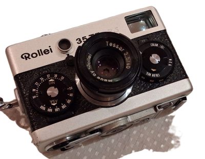 Rollei 35 TE chrome, 35mm CDS LED metered camera with 40mm f3.5 Tessar collapsible lens + Rollei strap