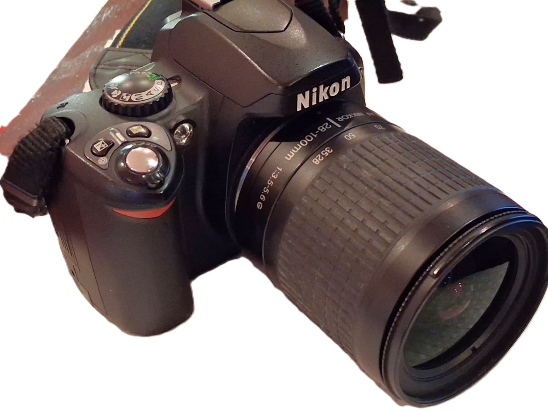 20260724-93 Nikon D40 6.1 MP Digital SLR + Nikon 28-100mm f3.5-5.6 G AF Nikkor, with Jessops UV filter, front cap, Nikon Strap, Nikon EN-EL9 Battery & Jessops small case with strap. No charger