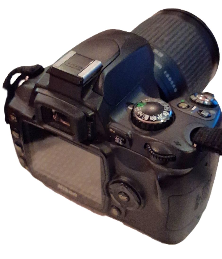 20260724-94 Nikon D40 6.1 MP Digital SLR + Nikon 28-100mm f3.5-5.6 G AF Nikkor, with Jessops UV filter, front cap, Nikon Strap, Nikon EN-EL9 Battery & Jessops small case with strap. No charger