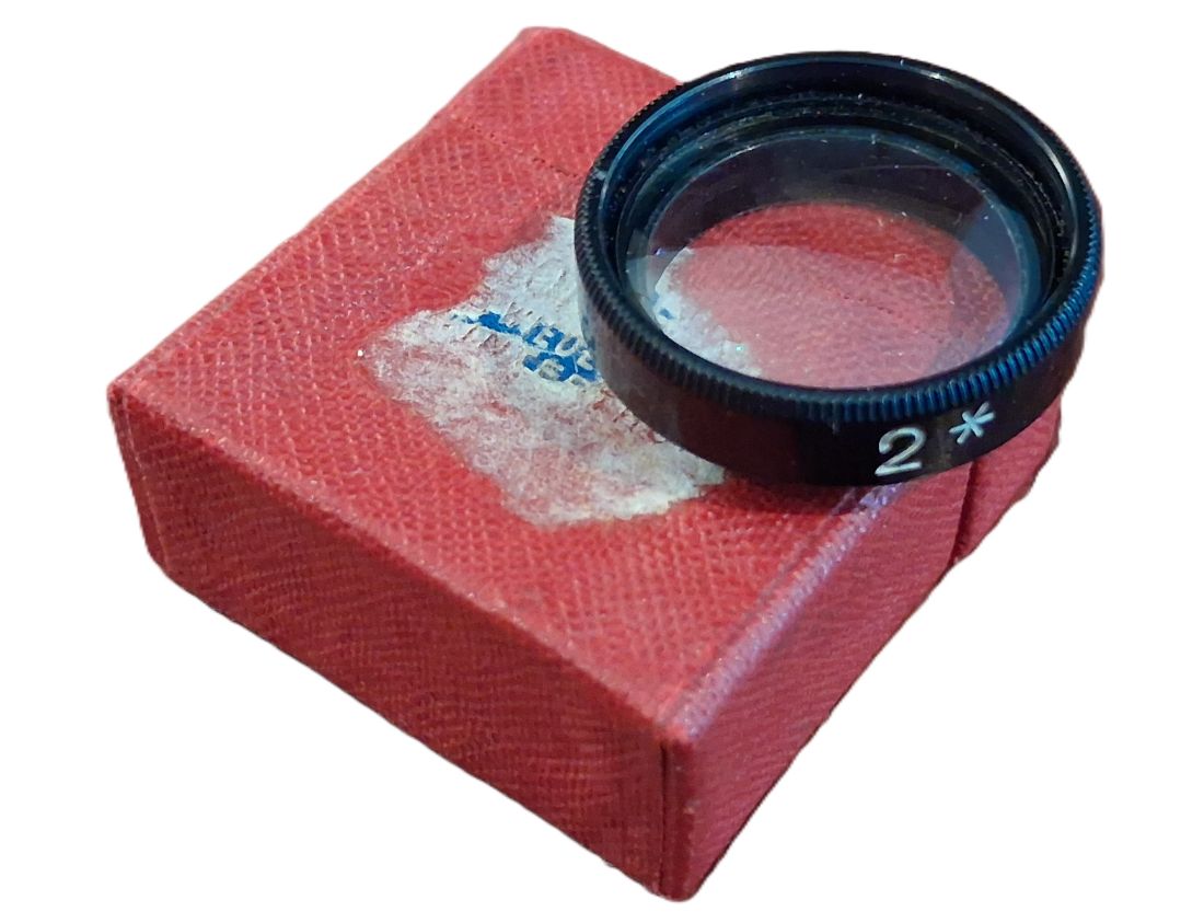 20260731-17 Leitz screw-in Close-Up lens *2 (ELPIK) for the 5cm f3.5 Elmar L39 Lenses + Leitz Red Box